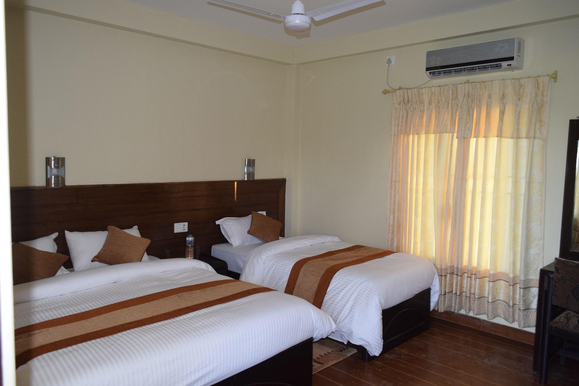 Chitwan Village Resort Sauraha Exterior photo