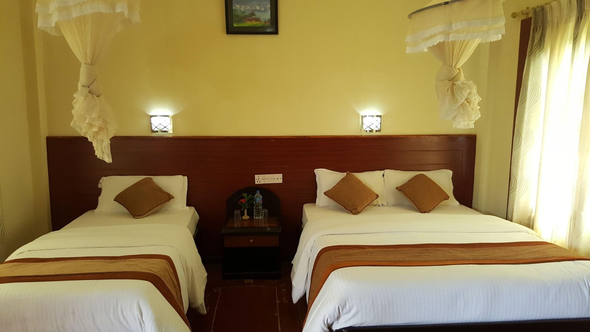 Chitwan Village Resort Sauraha Exterior photo