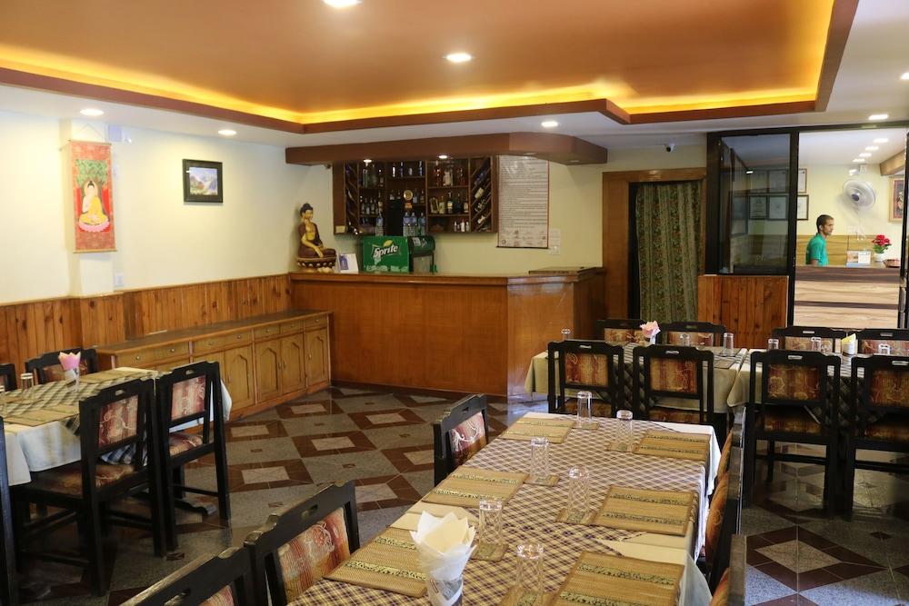 Chitwan Village Resort Sauraha Exterior photo