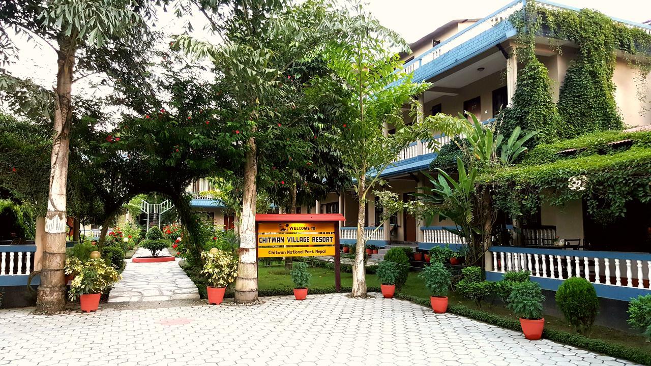 Chitwan Village Resort Sauraha Exterior photo