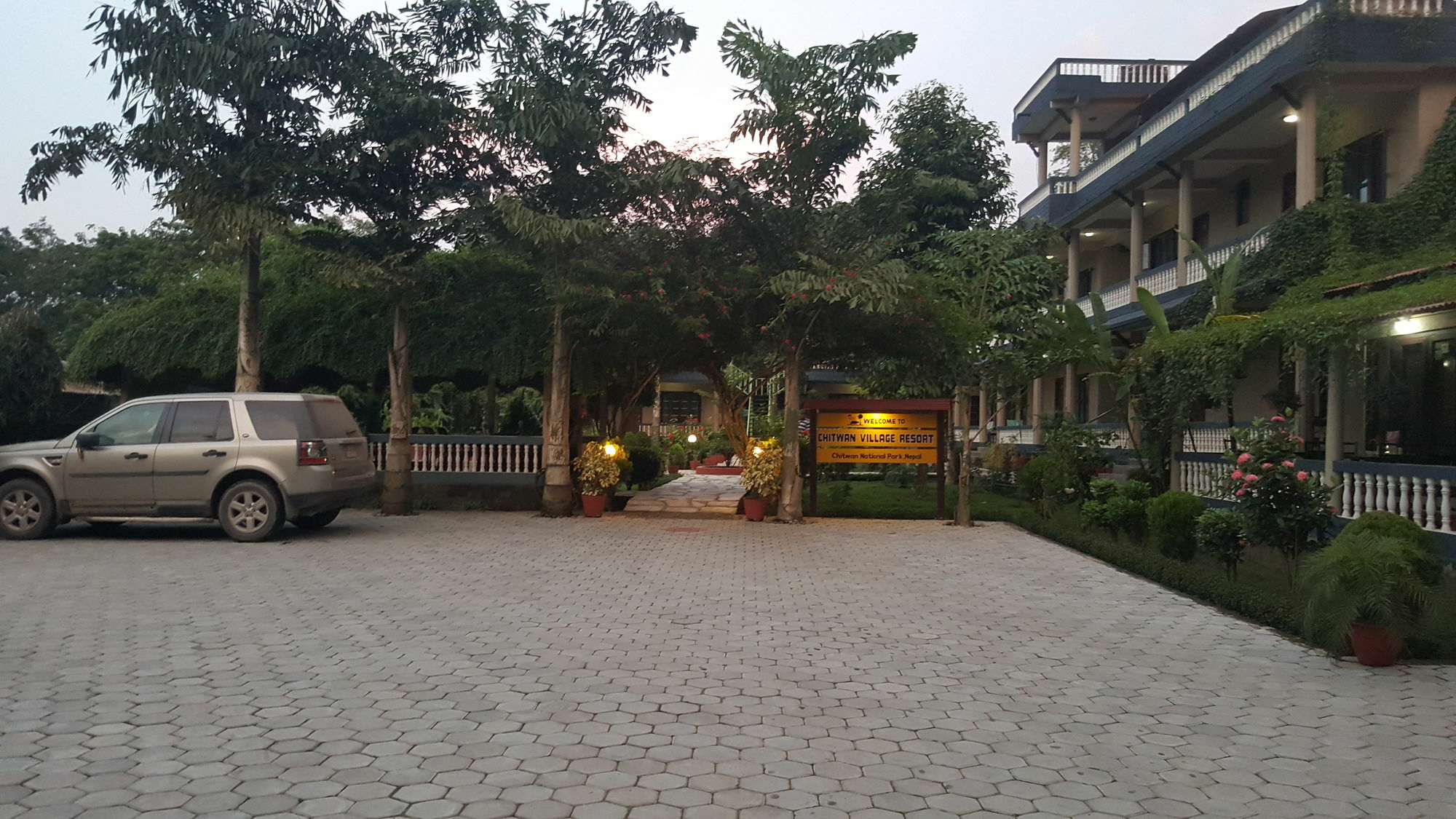 Chitwan Village Resort Sauraha Exterior photo