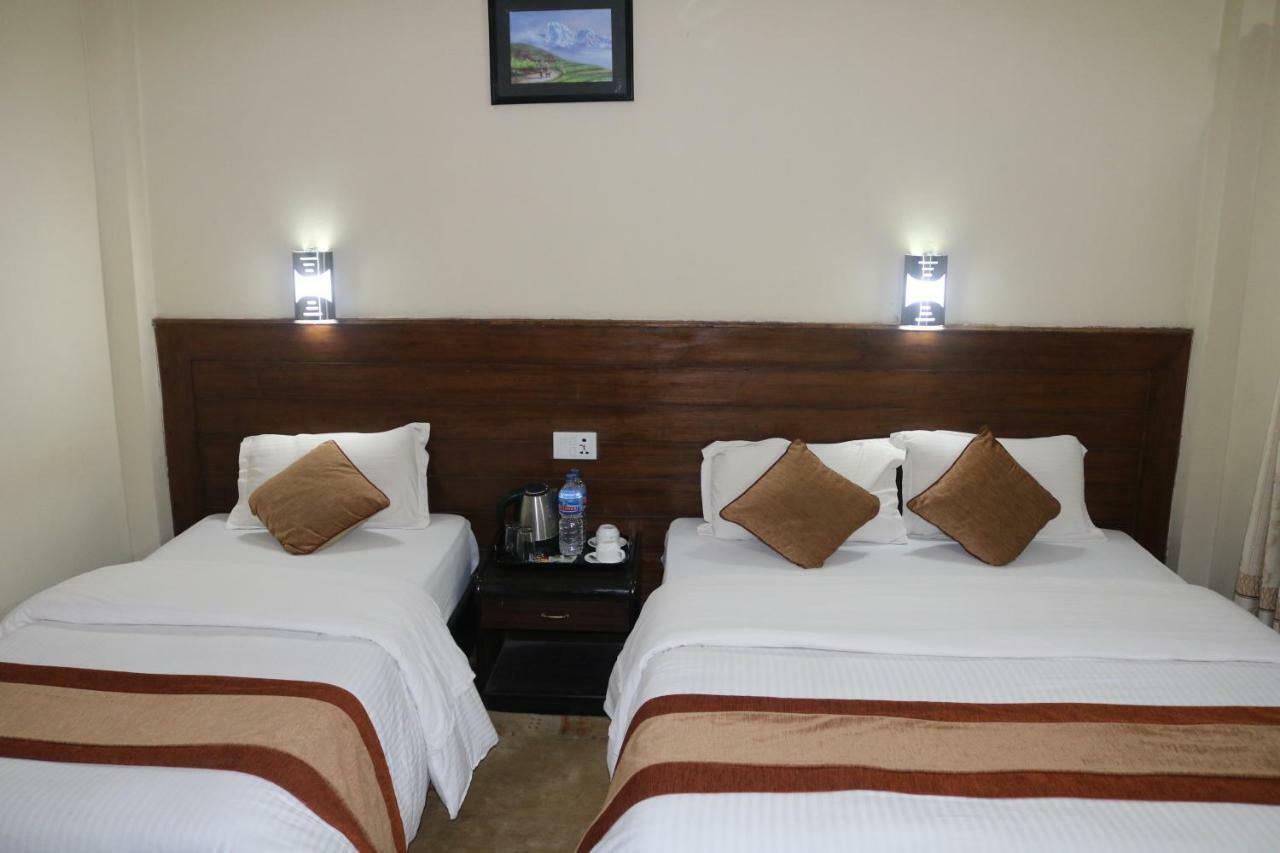 Chitwan Village Resort Sauraha Exterior photo